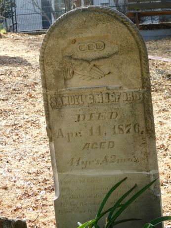 [Picture of Samuel Mugford grave]